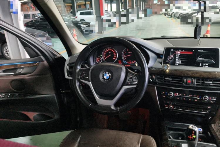 Used BMW X5 2014 xDrive35i Elegant Edition Steering Wheel