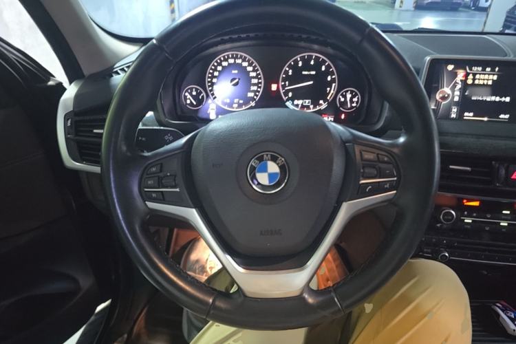 Used BMW X5 2014 xDrive35i Leading Model Steering Wheel