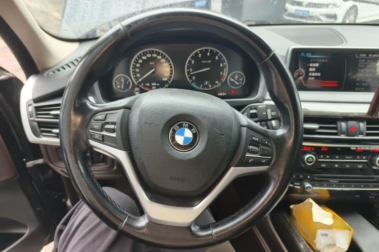 Used BMW X5 2014 xDrive35i Luxury Edition Steering Wheel