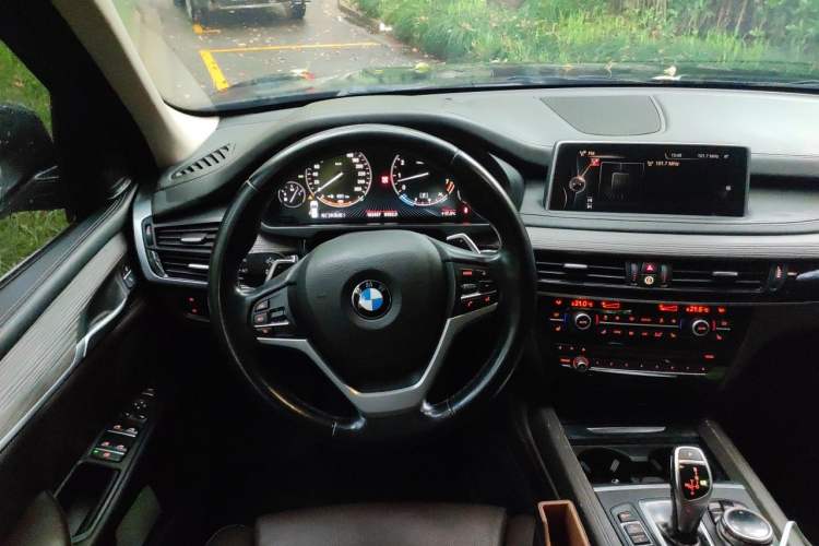 Used BMW X5 2014 xDrive35i Luxury Edition Steering Wheel