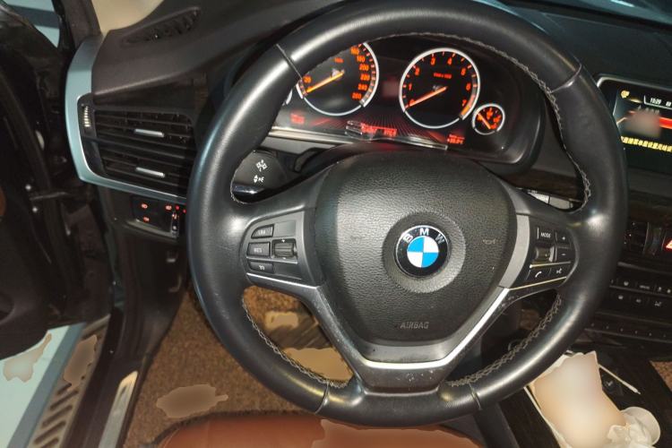 Used BMW X5 2014 xDrive35i Leading Model Steering Wheel