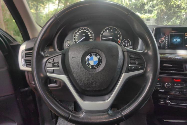 Used BMW X5 2014 xDrive35i Luxury Edition Steering Wheel