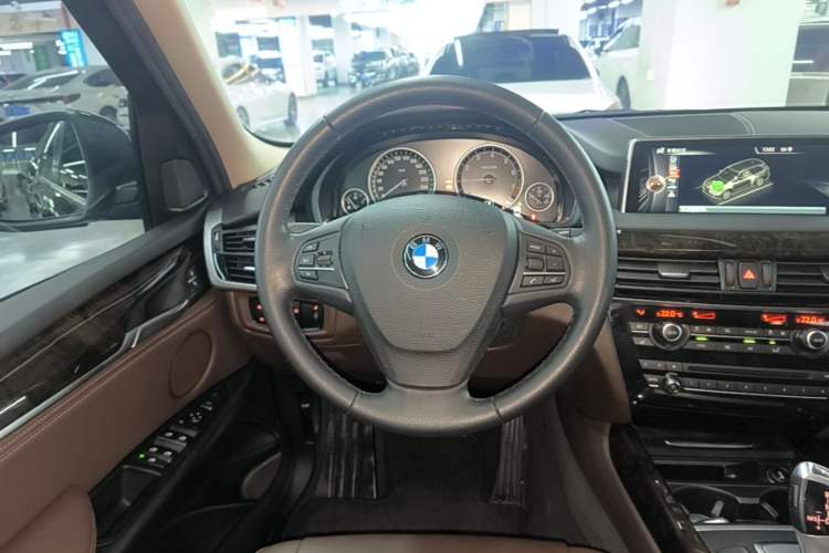 Used BMW X5 2014 xDrive35i Elegant Edition Steering Wheel