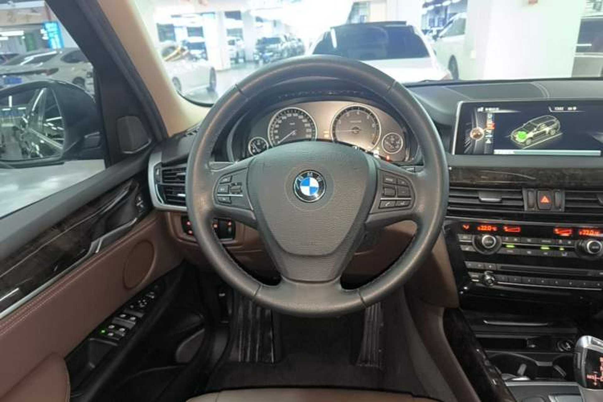 Used BMW X5 2014 xDrive35i Elegant Edition Steering Wheel