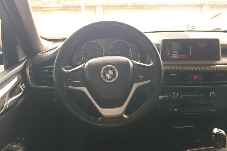 Used BMW X5 2014 xDrive35i Elegant Edition Steering Wheel