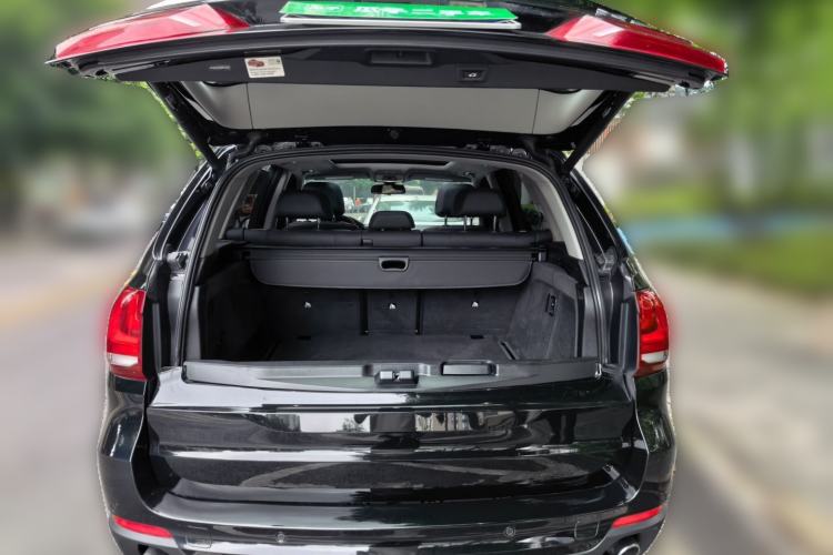 Used BMW X5  Trunk