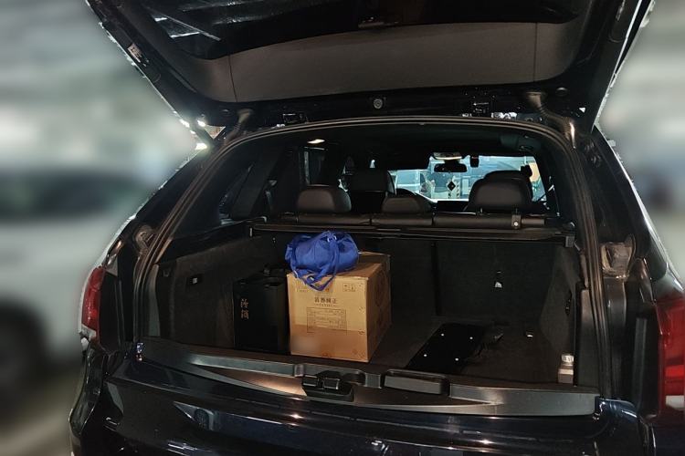 Used BMW X5 2014 xDrive50i M Sport Edition Trunk