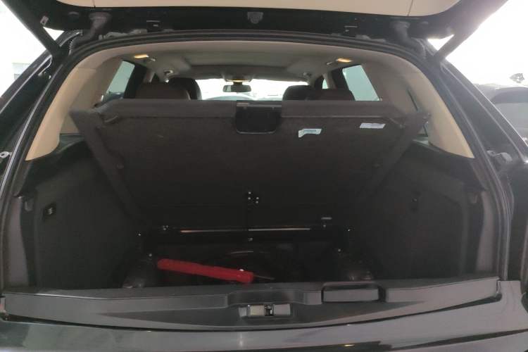 Used BMW X5 2014 xDrive35i Leading Model Trunk
