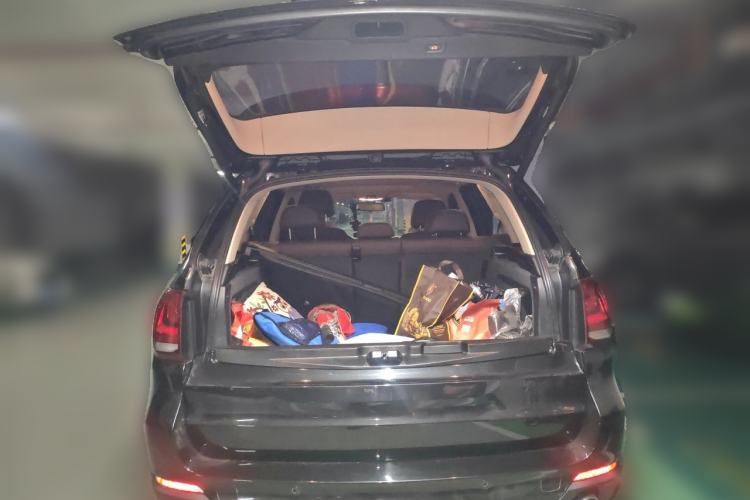 Used BMW X5 2014 xDrive35i Elegant Edition Trunk
