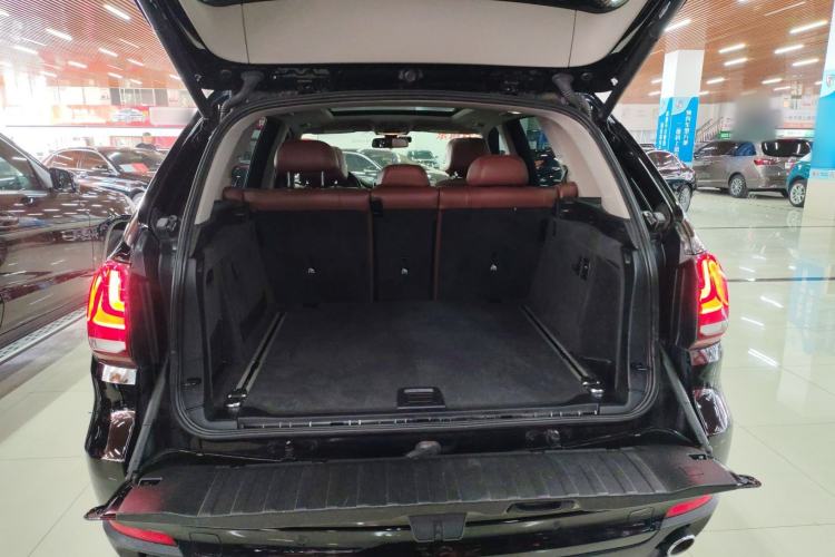 Used BMW X5 2014 xDrive35i Gasoline 5-seater U.S. specification Trunk