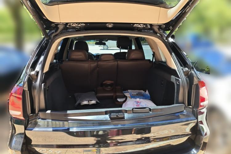 Used BMW X5 2014 xDrive35i Leading Model Trunk