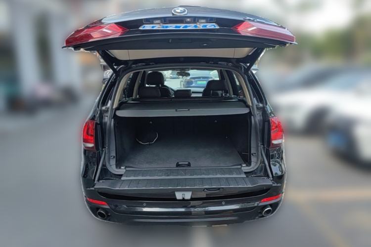 Used BMW X5 2014 xDrive35i Leading Model Trunk