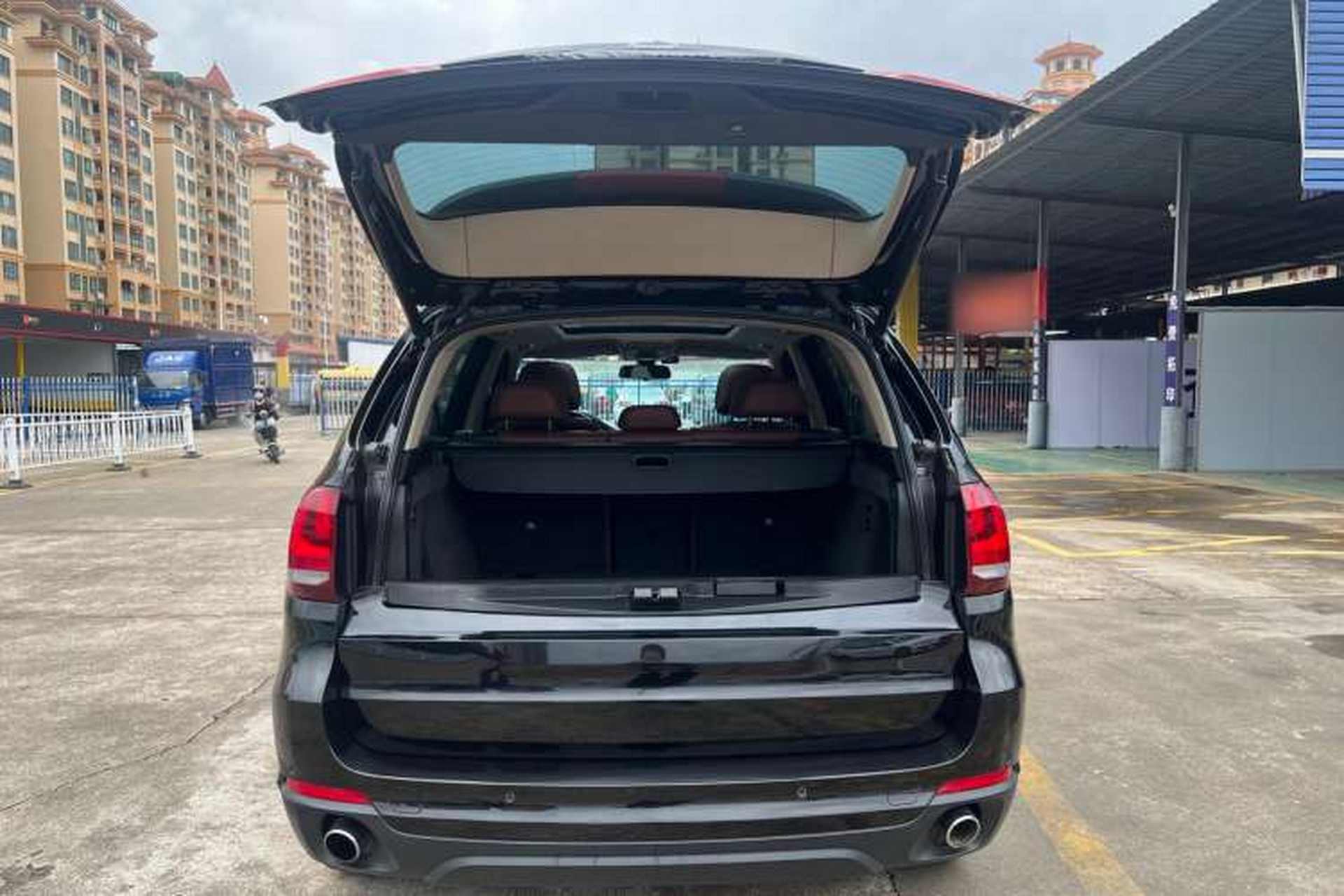 Used BMW X5 2014 xDrive35i Luxury Edition Trunk