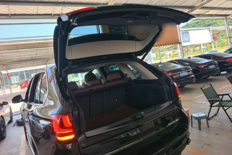 Used BMW X5 2014 xDrive35i U.S. specification Trunk
