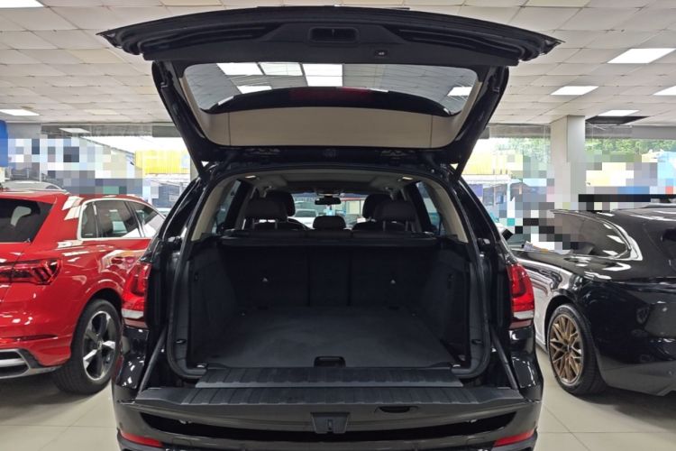 Used BMW X5 2014 xDrive35i Leading Model Trunk