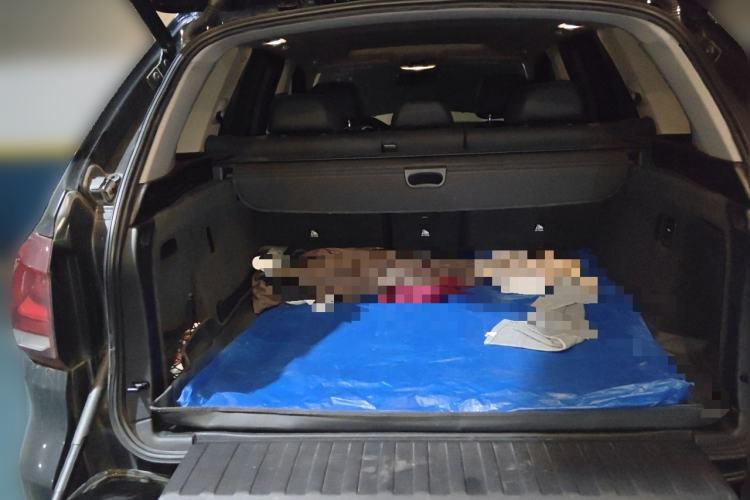Used BMW X5  Trunk
