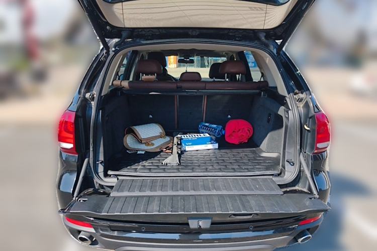 Used BMW X5 2014 xDrive35i Elegant Edition Trunk
