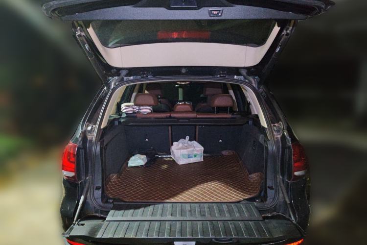 Used BMW X5 2014 xDrive35i Elegant Edition Trunk