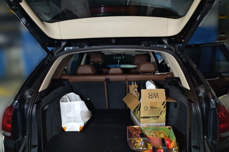 Used BMW X5 2014 xDrive35i Elegant Edition Trunk
