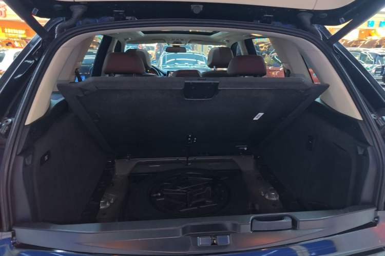 Used BMW X5 2014 xDrive35i Elegant Edition Trunk