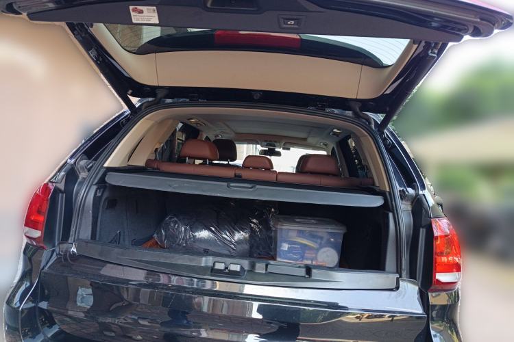 Used BMW X5 2014 xDrive35i M Sport U.S. specification Trunk