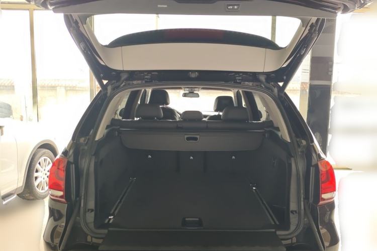 Used BMW X5 2014 xDrive35i Elegant Edition Trunk