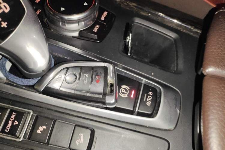 Used BMW X5  Vehicle Key