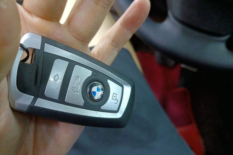 Used BMW X5 2014 xDrive35i Elegant Edition Vehicle Key