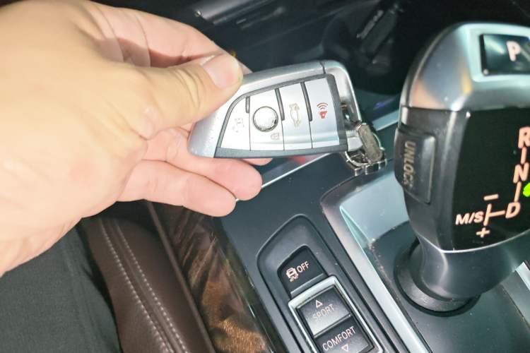 Used BMW X5 2014 xDrive35i Elegant Edition Vehicle Key