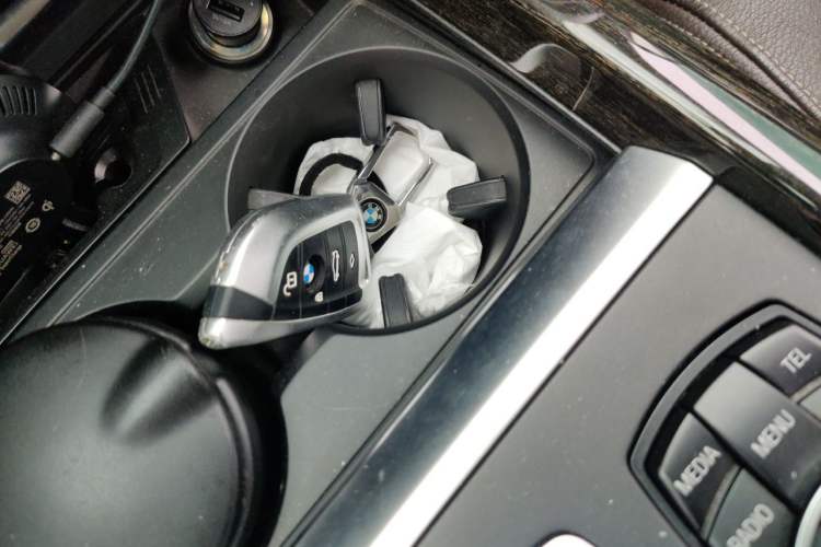 Used BMW X5 2014 xDrive35i Luxury Edition Vehicle Key
