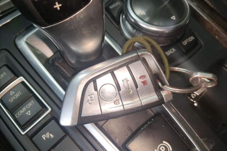 Used BMW X5  Vehicle Key