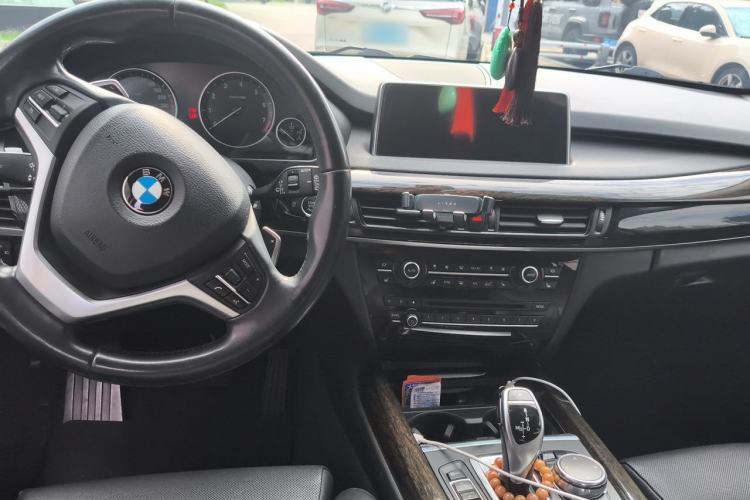 Used BMW X5 2014 xDrive35i Leading Model Center Console