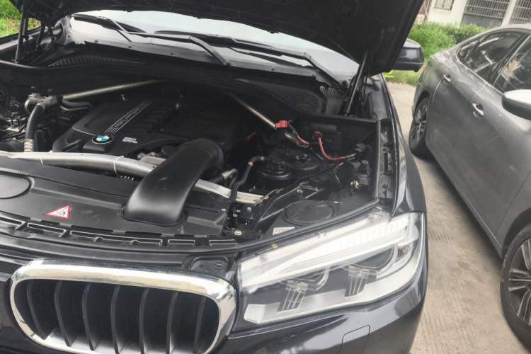 Used BMW X5 2014 xDrive35i Elegant Edition Engine Bay Left