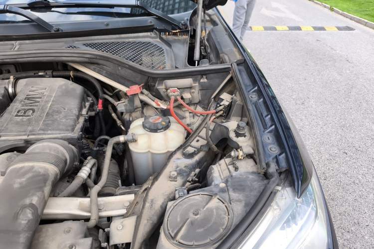 Used BMW X5 2014 xDrive35i Leading Model Engine Bay Left