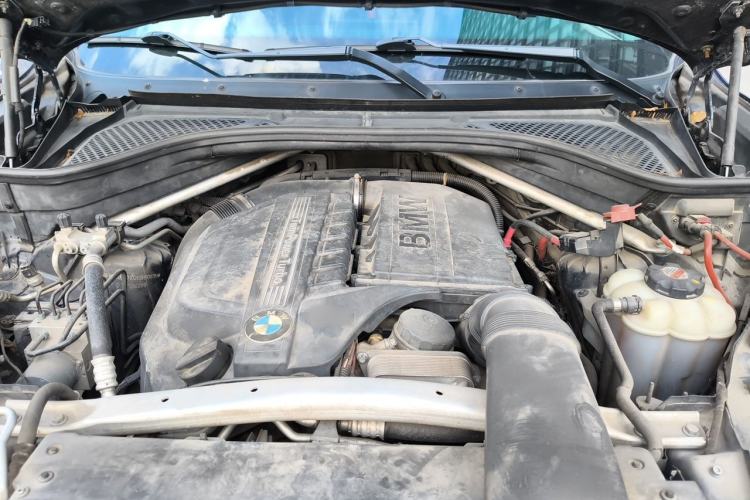 Used BMW X5 2014 xDrive35i Leading Model Engine Bay