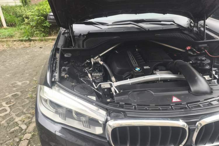 Used BMW X5 2014 xDrive35i Elegant Edition Engine Bay Right