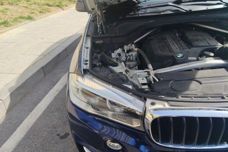 Used BMW X5 2014 xDrive35i Elegant Edition Engine Bay Right