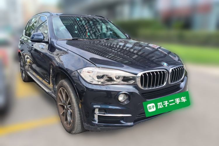 Used BMW X5 2014 xDrive35i Leading Model Front Right 45 Deg