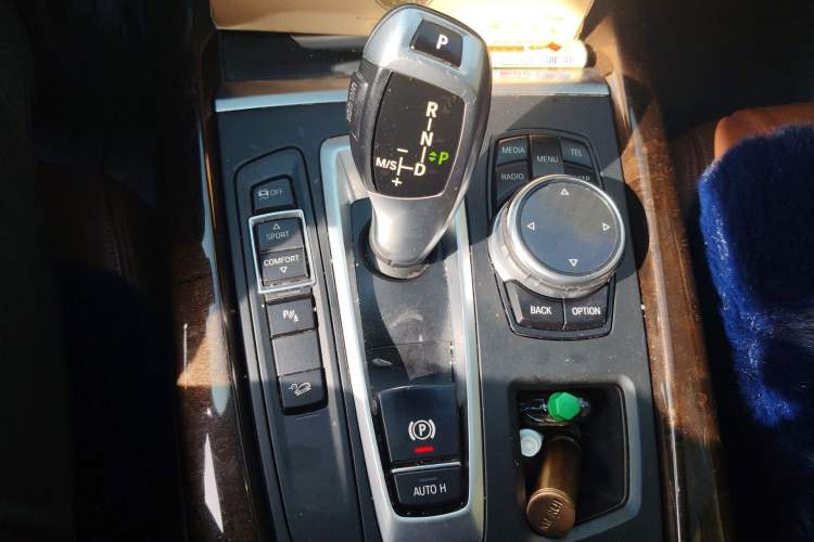 Used BMW X5 2014 xDrive35i Elegant Edition Gear Lever