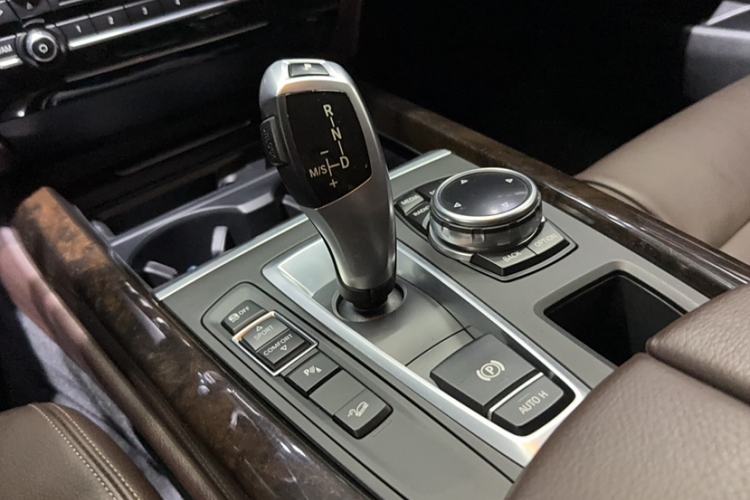Used BMW X5 2014 xDrive35i Elegant Edition Interior 6