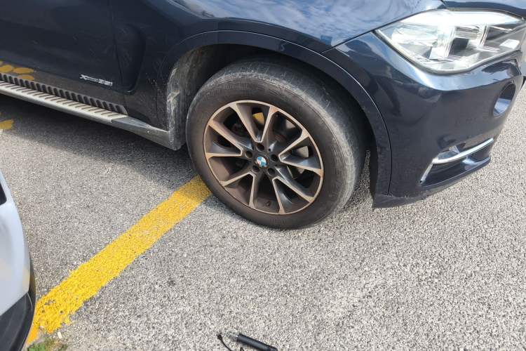 Used BMW X5 2014 xDrive35i Leading Model Right Front Wheel Hub
