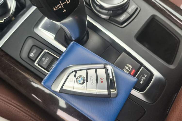 Used BMW X5 2014 xDrive35i Elegant Edition Vehicle Key