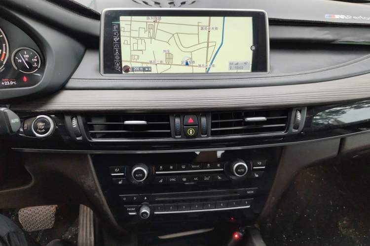 Used BMW X5 2014 xDrive35i Luxury Edition Audio And AC Panel