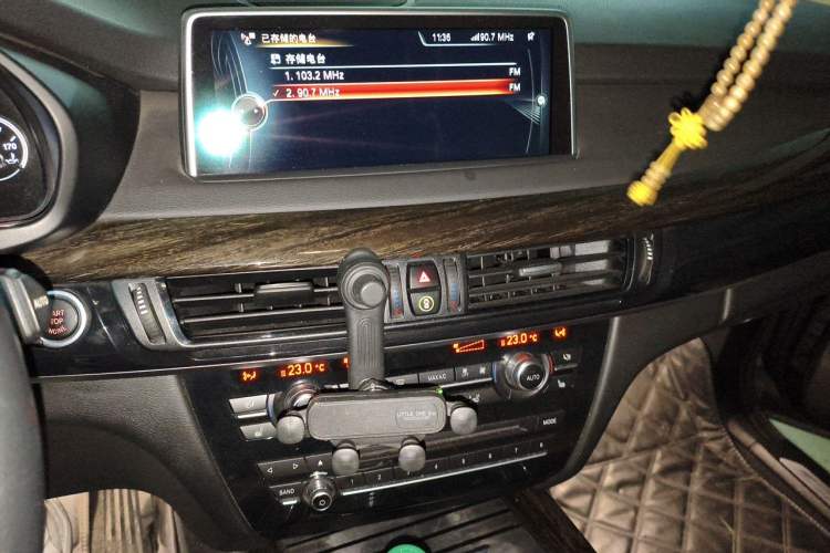 Used BMW X5 2014 xDrive35i Luxury Edition Audio And AC Panel