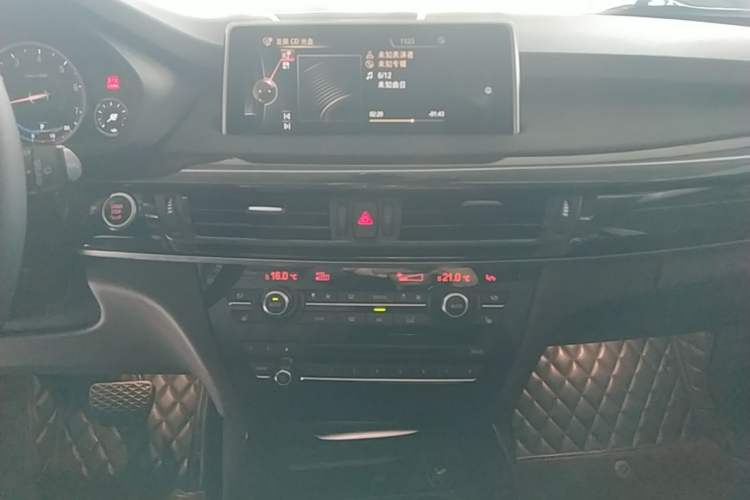 Used BMW X5 2014 xDrive35i Elegant Edition Audio And AC Panel