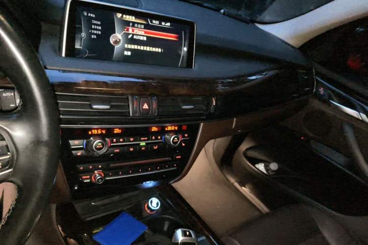 Used BMW X5 2014 xDrive35i Elegant Edition Audio And AC Panel