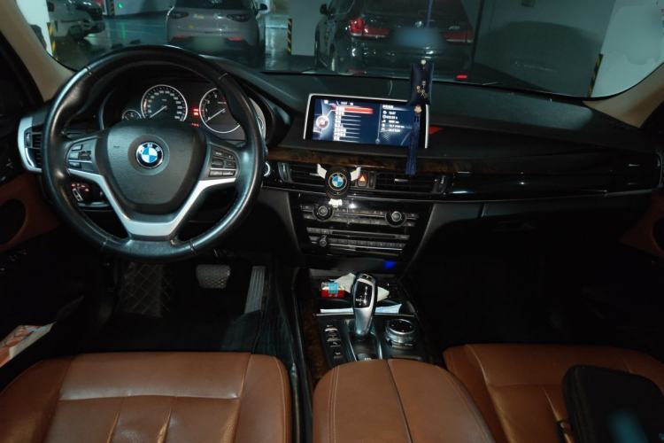 Used BMW X5 2014 xDrive35i Leading Model Center Console