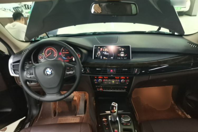 Used BMW X5 2014 xDrive35i Elegant Edition Center Console