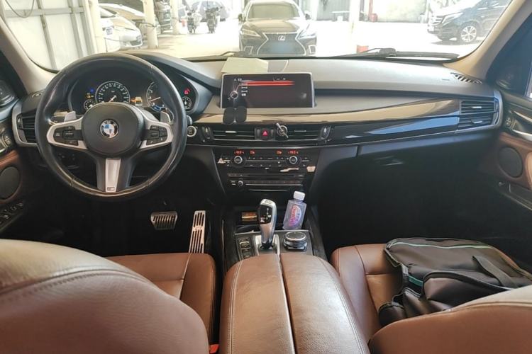 Used BMW X5 2014 xDrive35i Leading Model Center Console