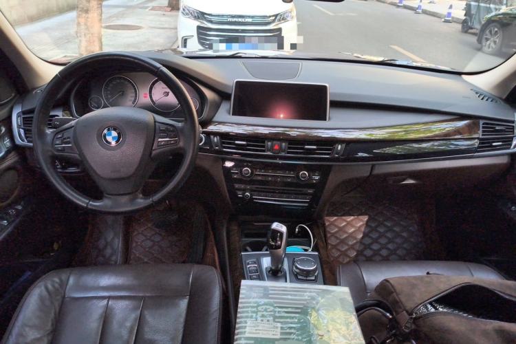 Used BMW X5 2014 xDrive35i Elegant Edition Center Console